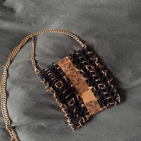 Chainmail Crossbody Bag Black & Gold - Picture 6 of 7